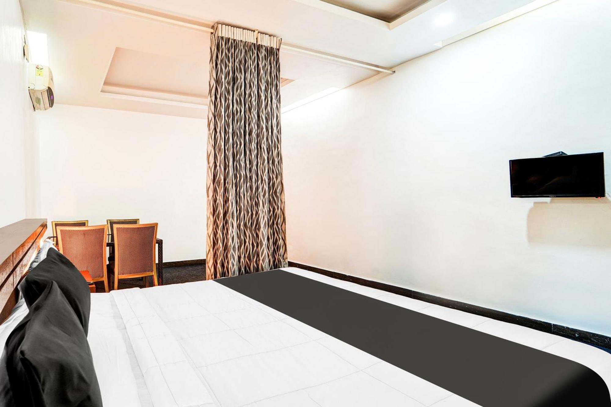 Super Collection O Kazhakuttam Near Al Saj Convention Centre Hotel Andurkonam ภายนอก รูปภาพ