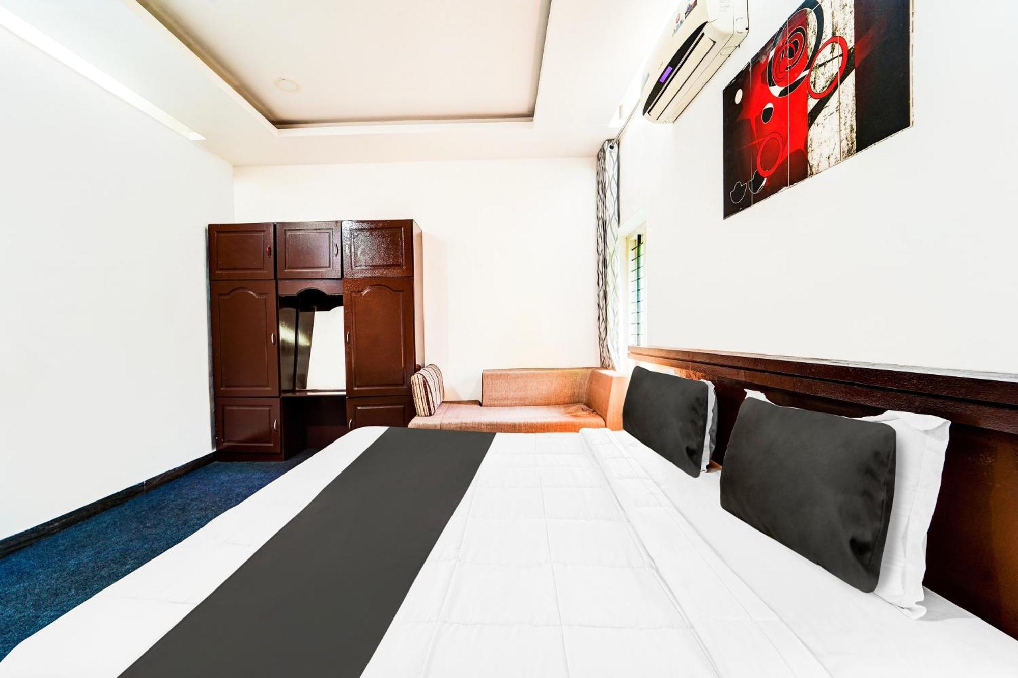 Super Collection O Kazhakuttam Near Al Saj Convention Centre Hotel Andurkonam ภายนอก รูปภาพ